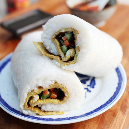 Oyster Sauce Omelette Rice Roll