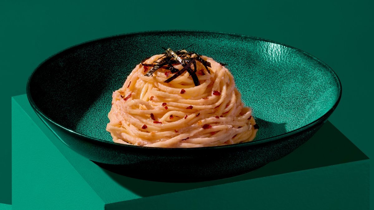 Eiernoedels met taramasalata-saus