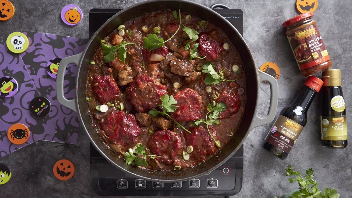 Sichuan Rundvleesstoofpot met Bieten Dumplings door Ching He Huang