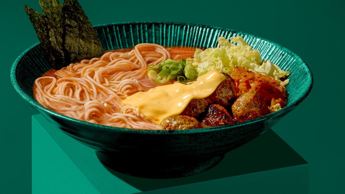 Ramennoedels met romige kimchi-bouillon